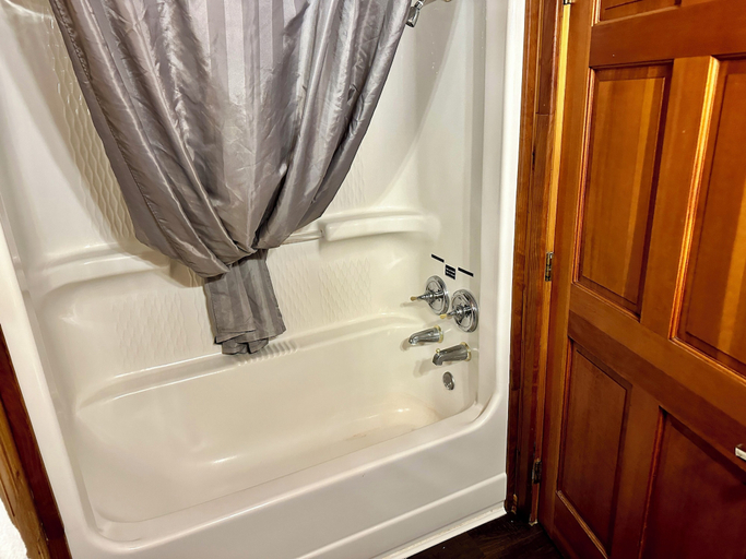 Bathroom 4, Soap Lake Resort, a Dazzler Select by Wyndham, Grant