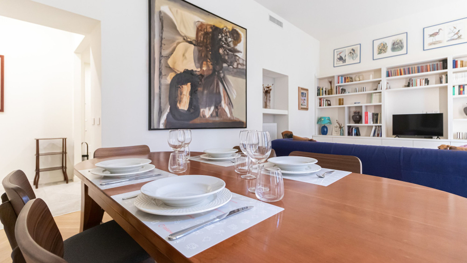 Others 5, Italianway - Carducci 31, Milano