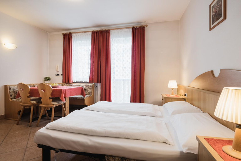 Others 3, Apparthotel Sellaronda, Belluno