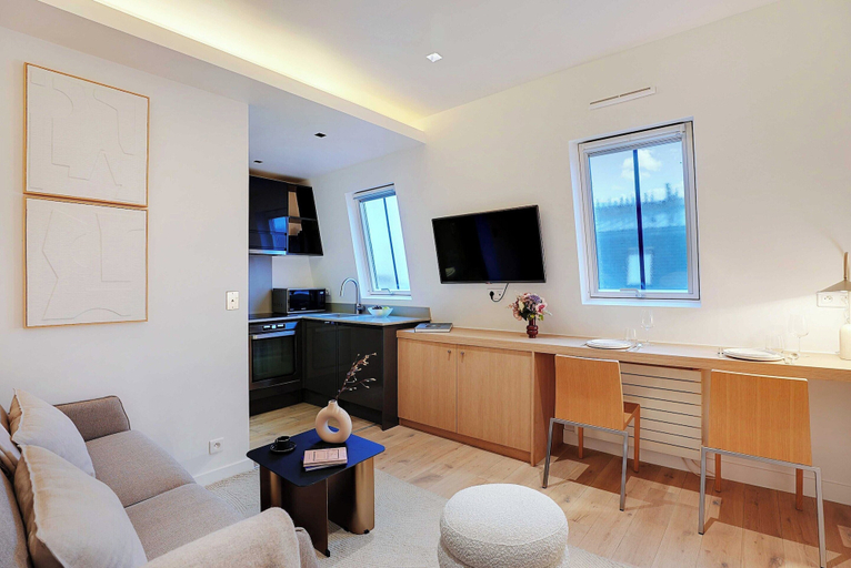 Others 5, Magnificent apartment - 1BR 4P - Arc de Triomphe, Paris