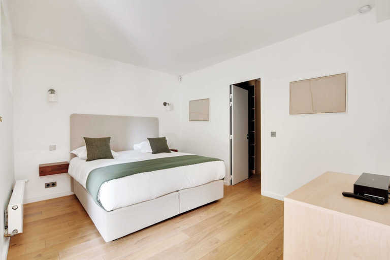 Bedroom 3, Passy / Eiffel Tower - Amazing 2BR with garden , Paris