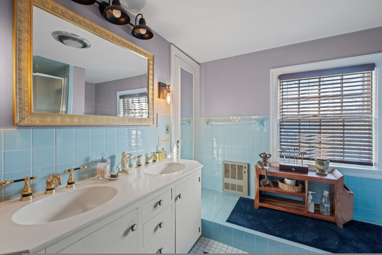 Room 3, Spacious Dartmouth College Home on Occum Pond, Grafton