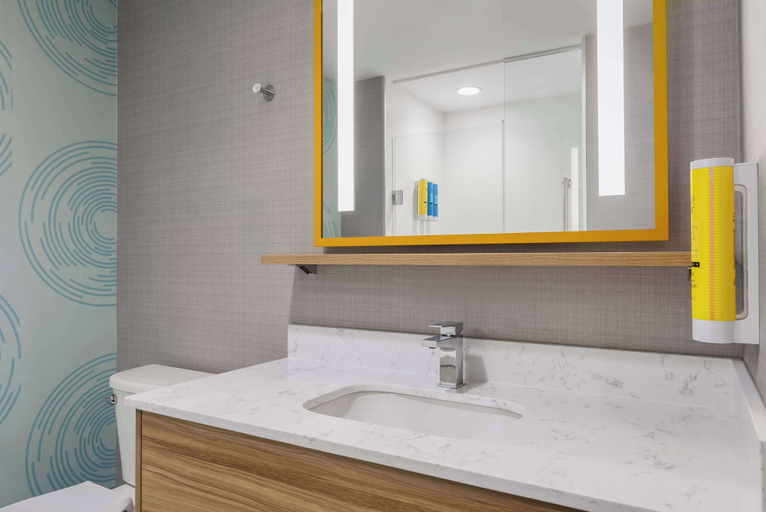 Bathroom 4, Tru By Hilton Bracebridge, On, Muskoka