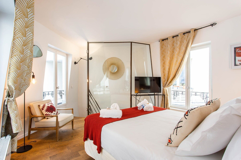 Bedroom 4, Bright Triplex - 4br/10p - Moulin Rouge, Paris