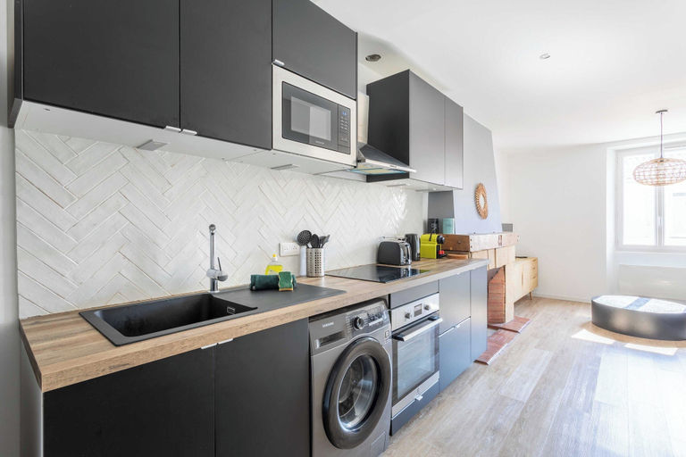 Private kitchen 2, Charming 1 Bed/4floor Apartment Marseille Notre Dame Du Mont, Bouches-du-Rhône