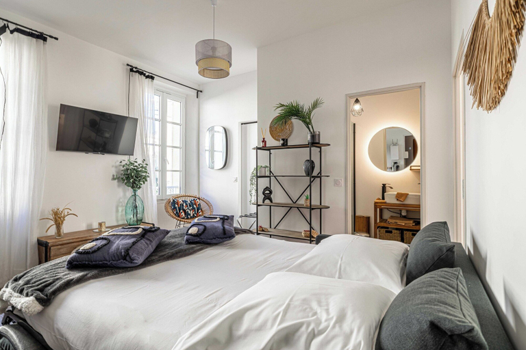 Room 4, Sublime 2 Bedroom Apart.- Cannes Residential Area, Alpes-Maritimes