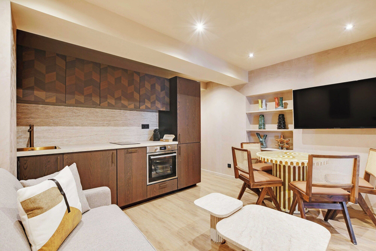 Dining 2, Amazing Apartment 1br/4p - Caire / Montorgueil, Paris