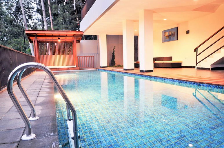Sport & Beauty 2, Chamomile Hill View 6BR Villa with a private pool, Bandung