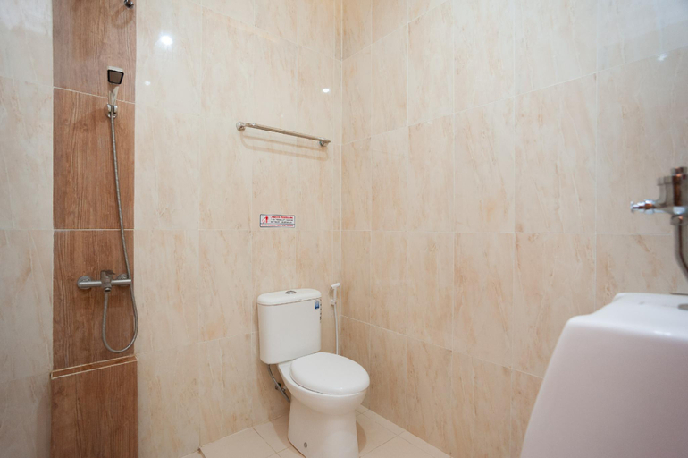 Bathroom 8
