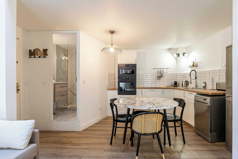 Private kitchen, Renovated Duplex - Cannes Croisette Golden Square, Alpes-Maritimes