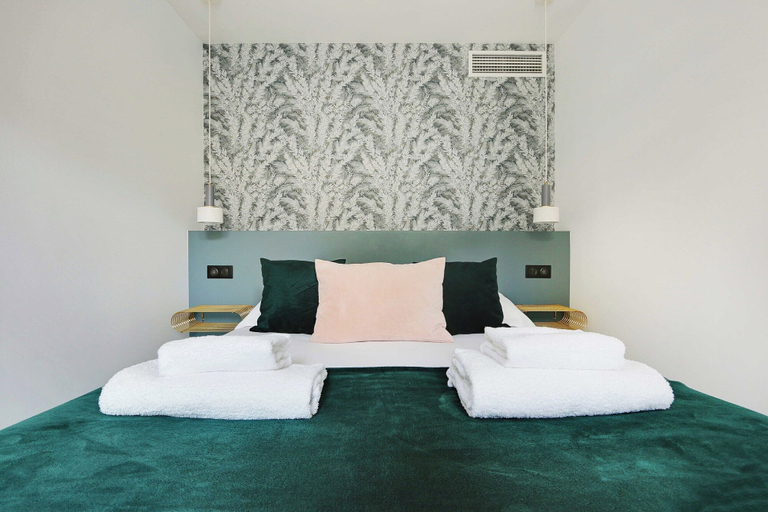 Room 5, Apartment for 6 People in Paris, Paris