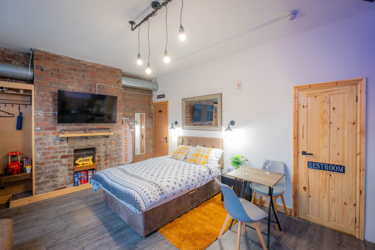 Room 3, Stylish Stays in Leeds, Hosted With Care, Leeds