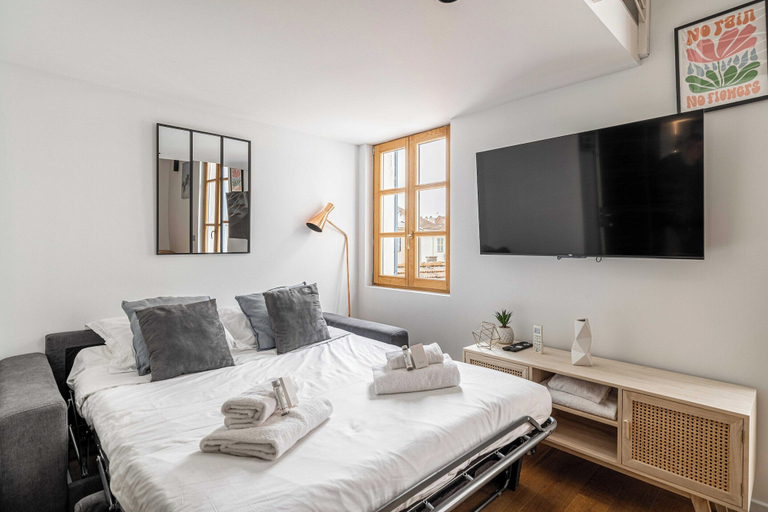 Room 2, Magnificent Duplex - rue Meynadier Cannes Center - 1br/4p, Alpes-Maritimes