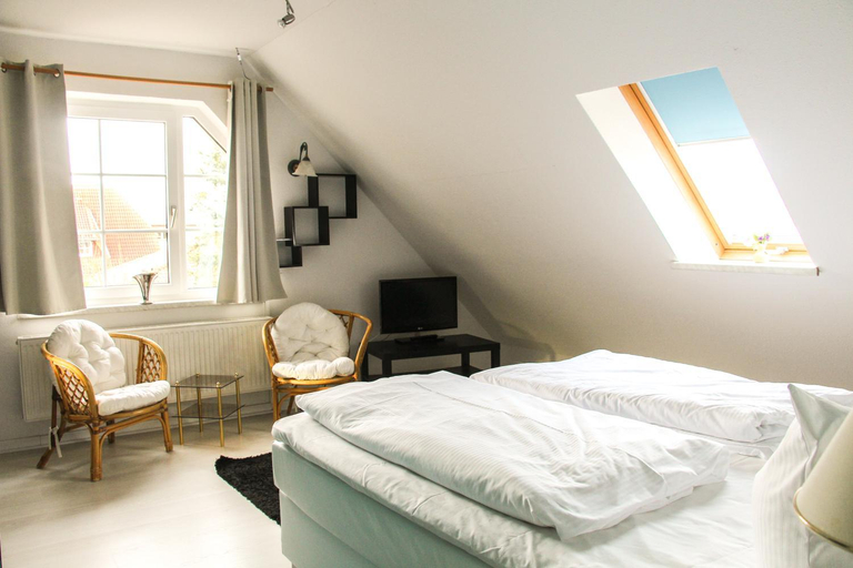 Bedroom 3, Ferienwohnanlage Schwabe mit Schwimmbad, Rostock