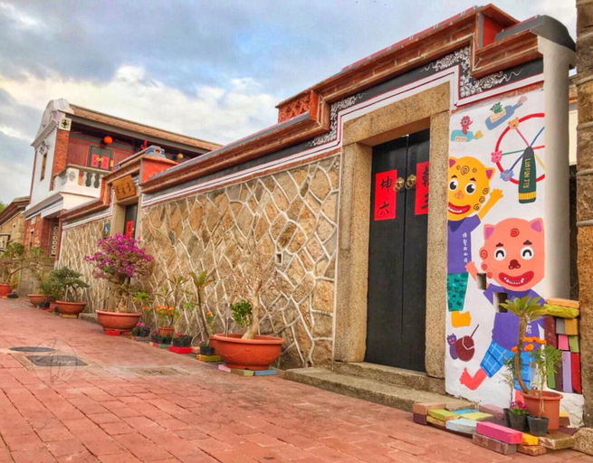 Exterior 11
