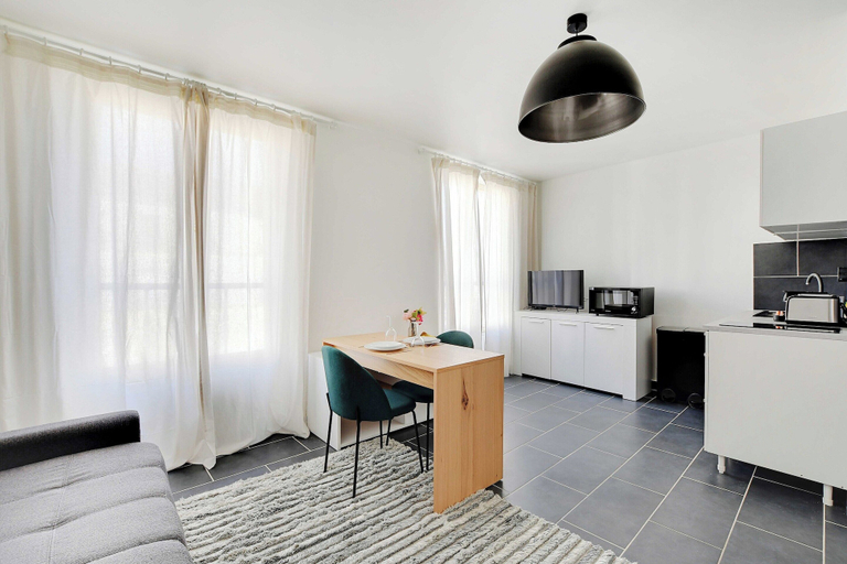 Living area 3, Cosy Studio - 2P - Pantin/edouard Vaillant, Seine-Saint-Denis