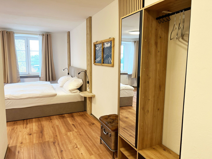 Bedroom 3, Hotel Engel Buch, Waldshut