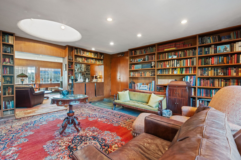 Room 5, Spacious Dartmouth College Home on Occum Pond, Grafton