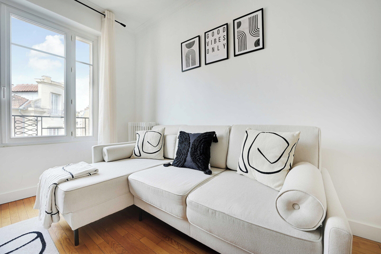 Living area 3, Modern Apartment - Saint-manda - 1br/4p