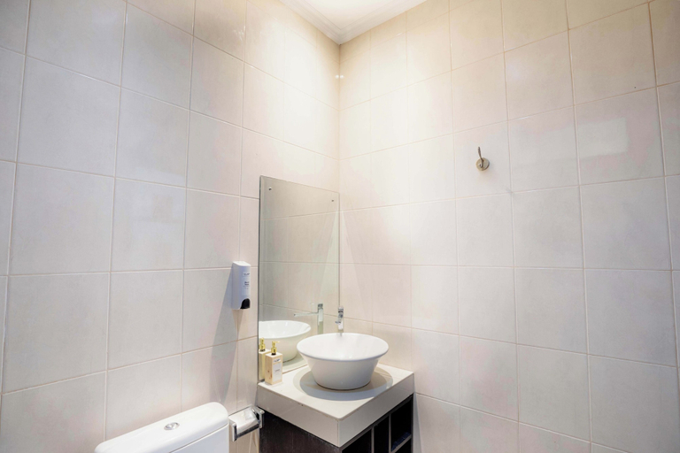 Bathroom 7