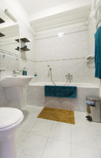 Bathroom 2, Kornelia Residence, Budapesti