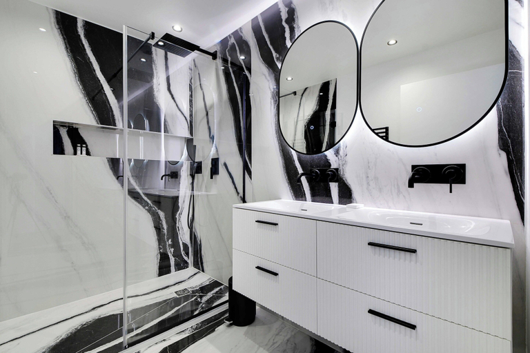 Bathroom 3, Apartment for 8 People in Madeleine, Paris