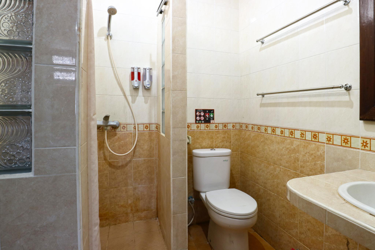 Bathroom 15