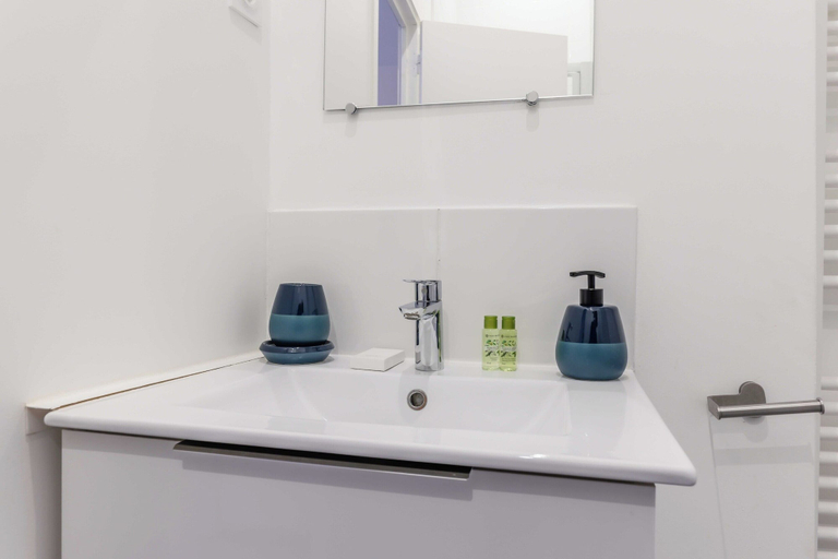 Bathroom 4, Cosy Apartment - 2br/6p - Passy/tour Eiffel, Paris