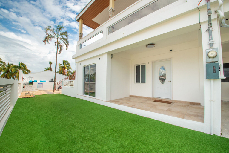 Exterior & Views 2, Maximum Beach Hotel