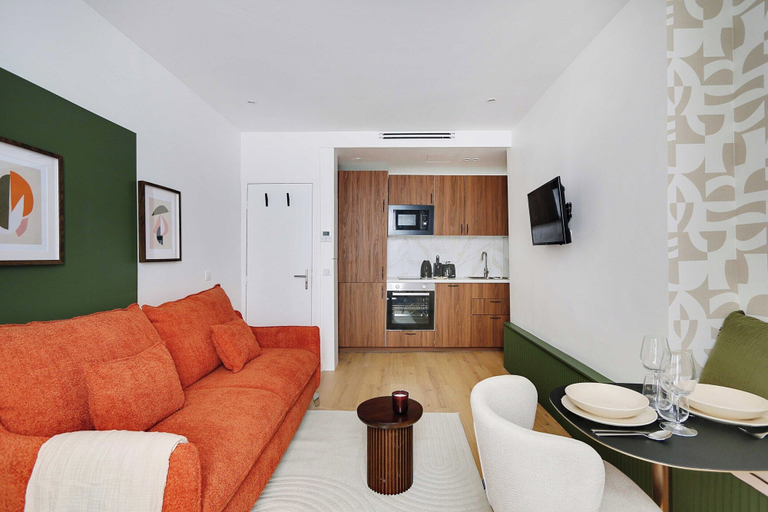 Dining 5, Modern Studio for 2 People, Paris