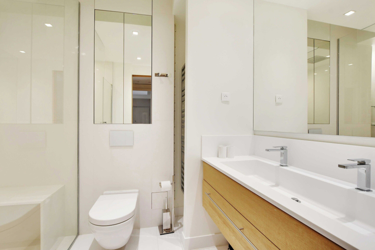 Bathroom 4, charming Appt with a/c- 1bd/2p - tour eiffel , Paris
