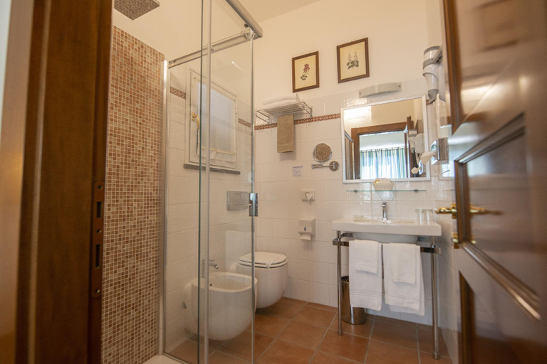 Bathroom 11