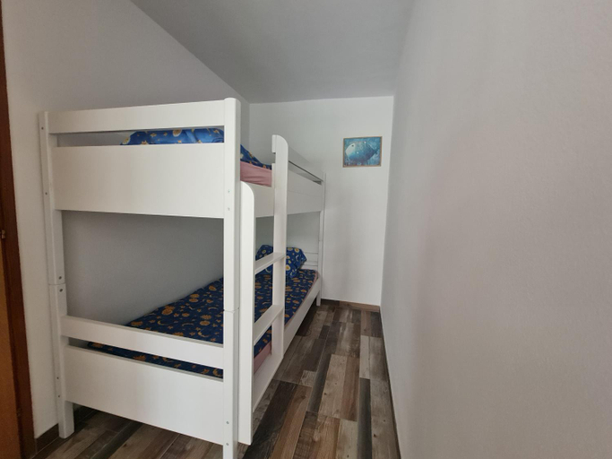 Others 5, Apartmani Jadro, Vir