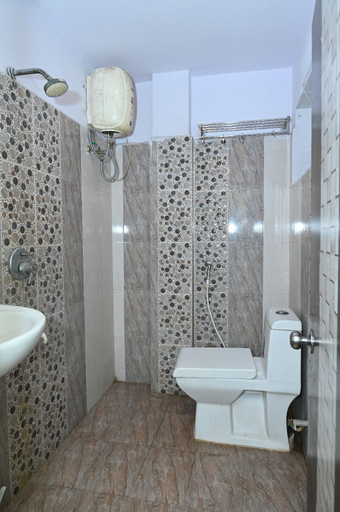 Bathroom, Hotel Ankitha Grand, Hyderabad