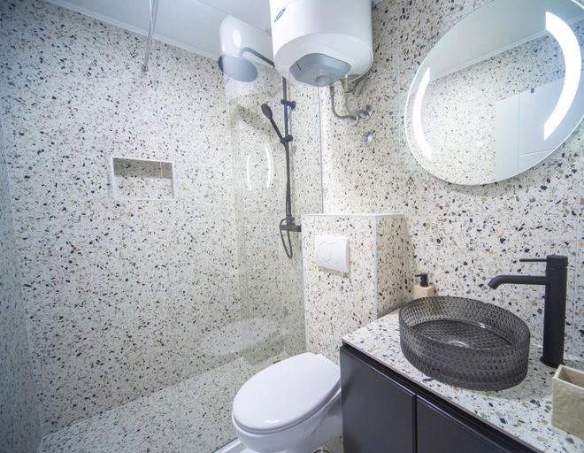 Bathroom 2, Marco Polo
