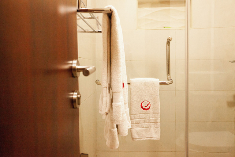 Bathroom, Genesis Castle, Obio/Akp