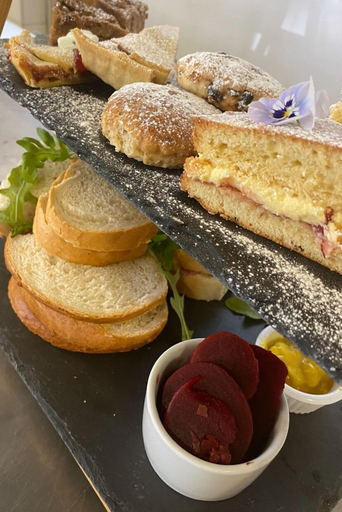 Food & Drinks 5, The Hind Hotel, Northamptonshire
