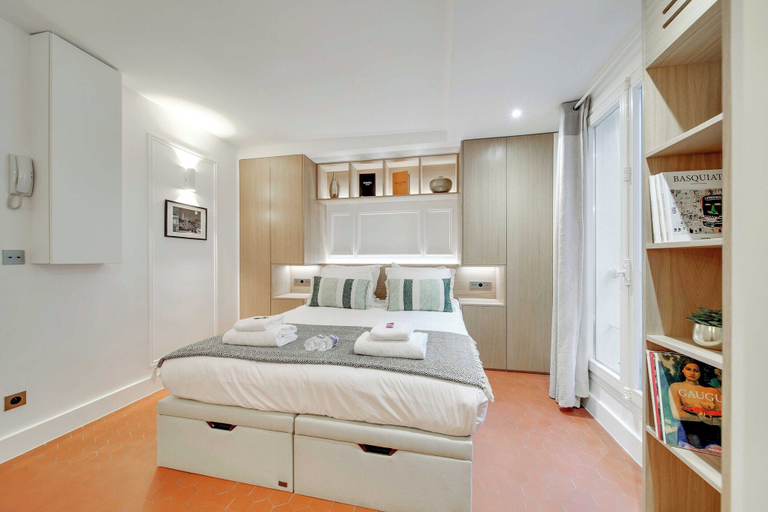 Bedroom 4, Amazing Historical Parisien Flat Next TO Louvre Area ! - 3, Paris
