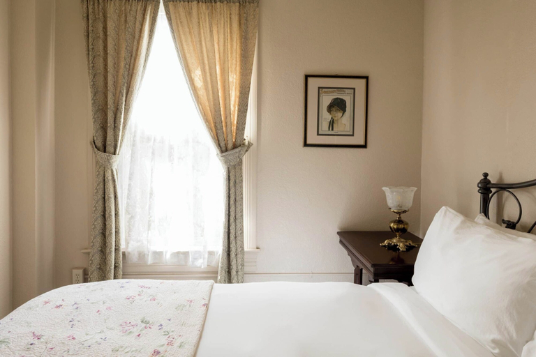 Bedroom 4, The Bishop Hotel, Jefferson