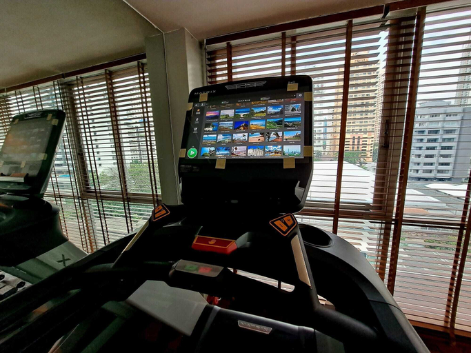 Game room, 2D - 3 Bedroom Downtown Apartment With Shared Pool, Wattana