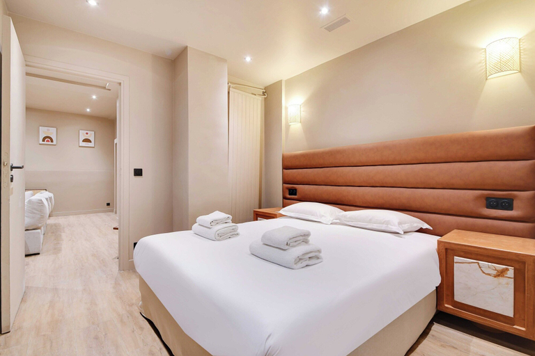 Room 3, Elegant Home - 5bd/12p - Heart of 'Le Marais', Paris