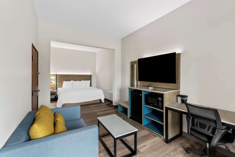 Bedroom 4, Sonesta Essential Beaumont, Jefferson