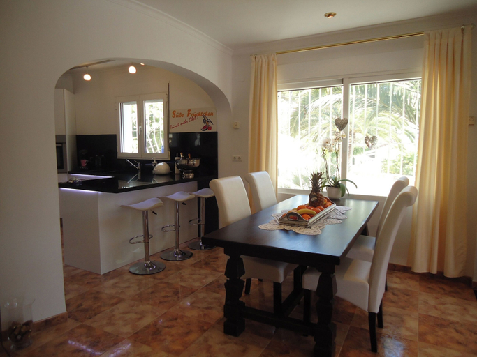 Dining 4, Luxury 5 Bed Mountain Views Heated Pool Games Room, Alicante