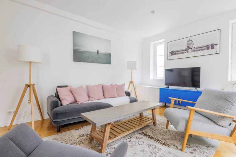 Living area 5, Apartment 1 BDR /4P 16th Near Trocadaro, Paris