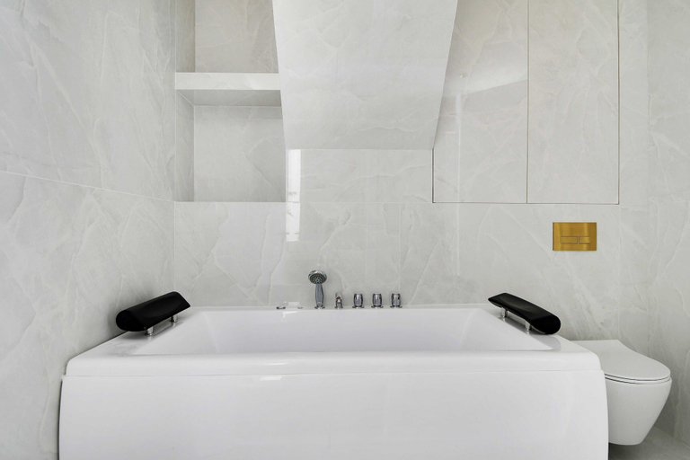 Bathroom 2, Chic Apartment - 1br/5p - Square des Batignolles, Paris