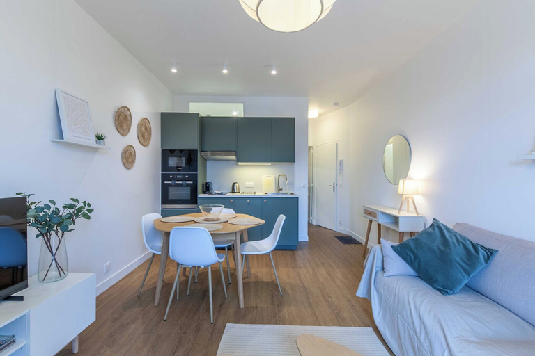 Bedroom 3, Apartment 4 People w/ Balcony 500m From the Beach, Calvados