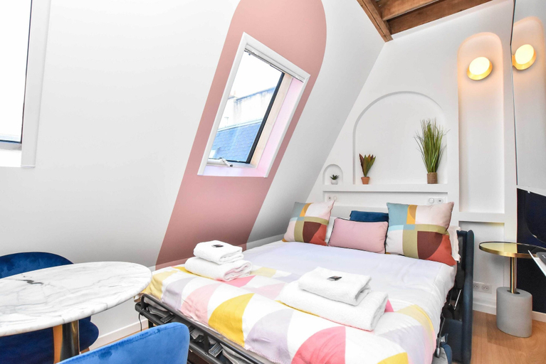 Bedroom 4, Charming Studio for 2 People, Paris