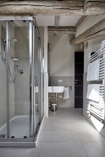 Bathroom 5, Rouge Hotel International, Ravenna