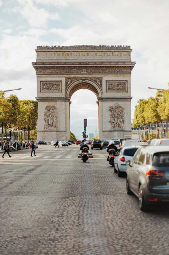 Point of interest, Elegance and Comfort With A/C - Arc de Triomphe, Paris