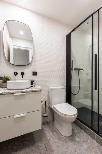 Bathroom 5, Peaceful Studio in Beaugrenelle, Paris